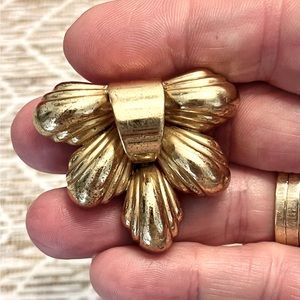 Vintage MONET dress clip convertible to brooch goldtone fan signed on reverse